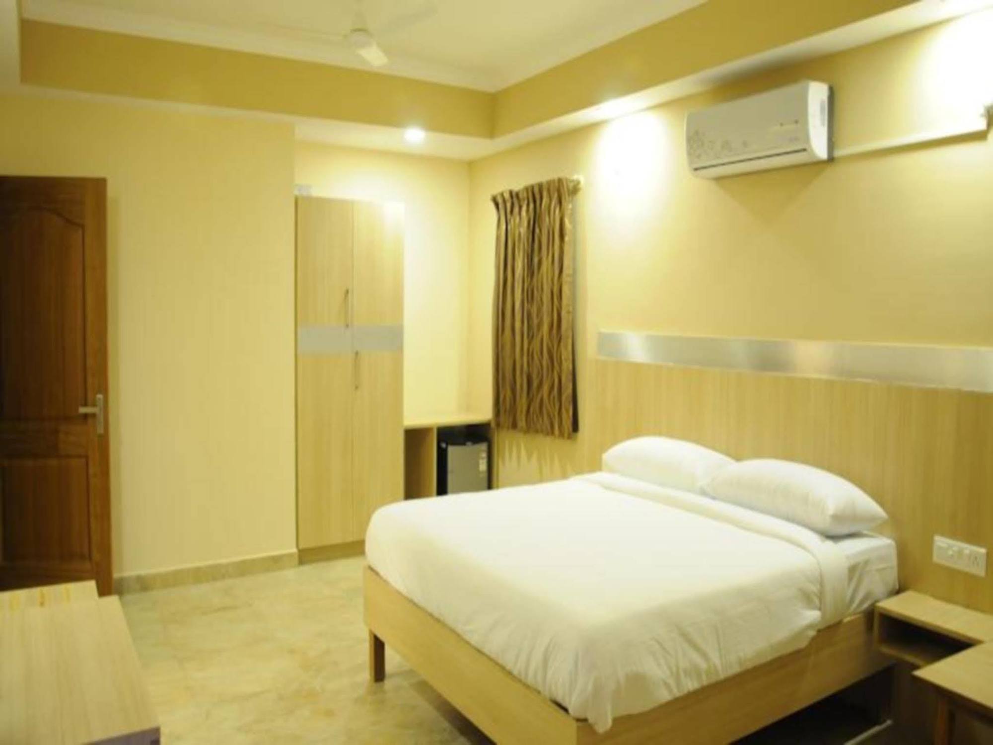 Hotel Royal Opera Bangalore Exterior foto